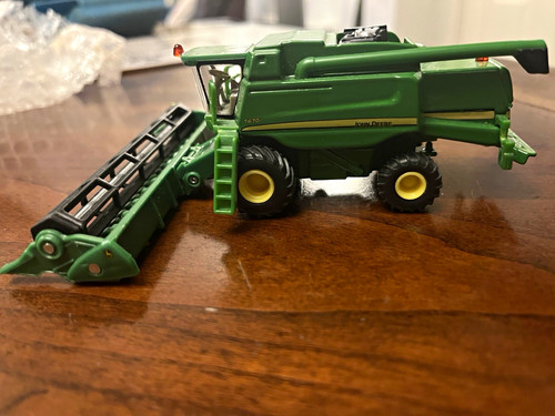 John deere t670i combine - john,