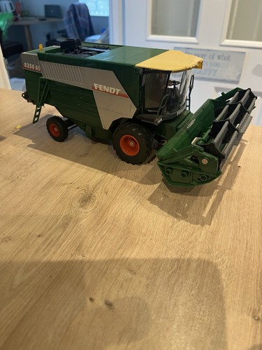 Siku fendt combine harvester