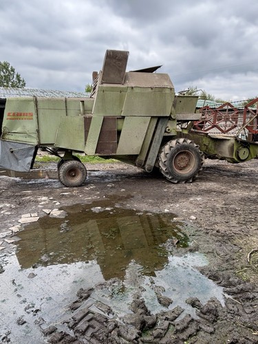 Claas combine harvester - combine,