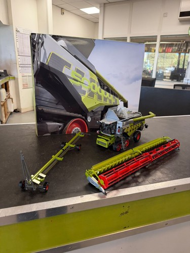 Claas lexion 50000 model