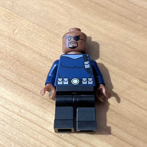 Combine lego minifigure - combine,